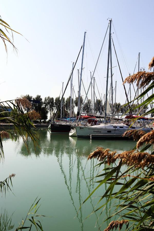 Luz Del Sol Balatonlelle Apartment Luaran gambar